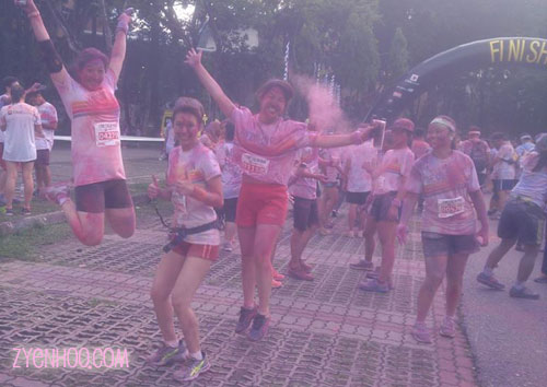 Yay we finished the run! Special thanks to the girls behind us who threw coloured powder to make our jump shot look nicer