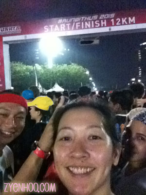 My selfie at the Start Line... photobombed by Soon and Zaliza! :D